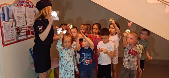 Инспектор по пропаганде безопасности дорожного движения Госавтоинспекции Сосновского района старший лейтенант полиции Лия Курмановна Юсупова