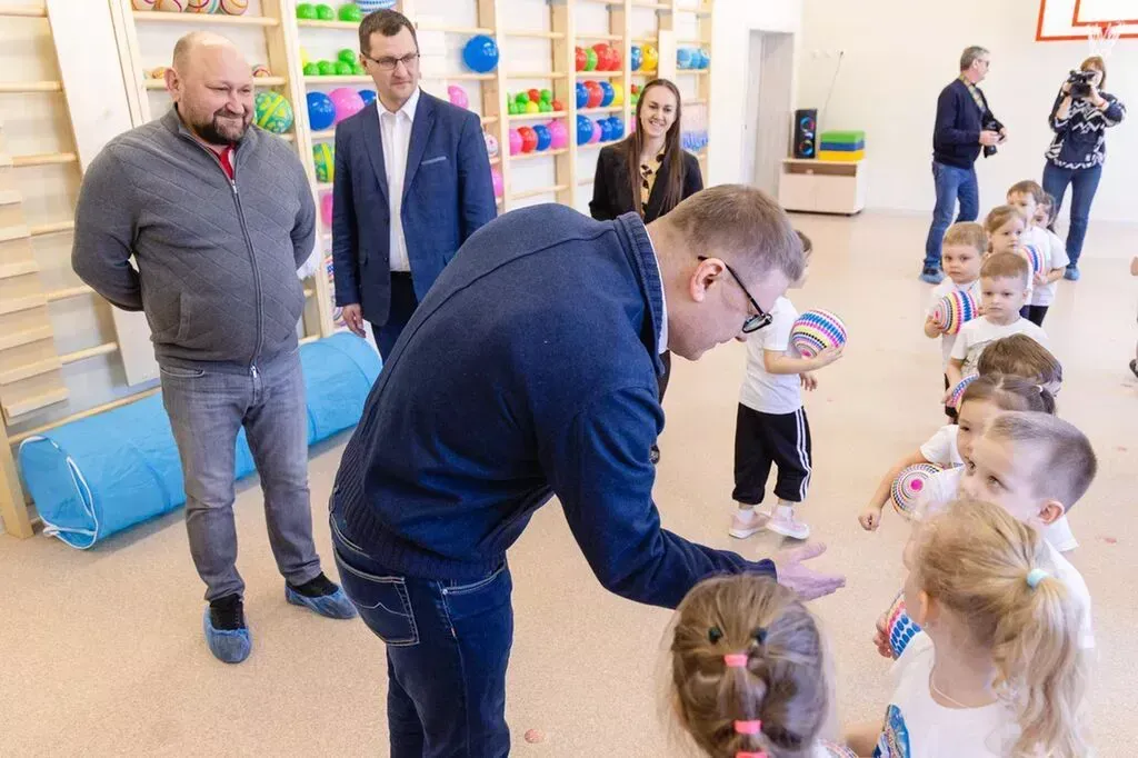 ba88894a-feab-4145-a0a5-e8fdb813c798